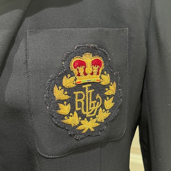 VTG Ralph Lauren Navy WOOL Blazer Embroidered Crest Patch Women's Size 6 Preppy - Picture 2 of 16